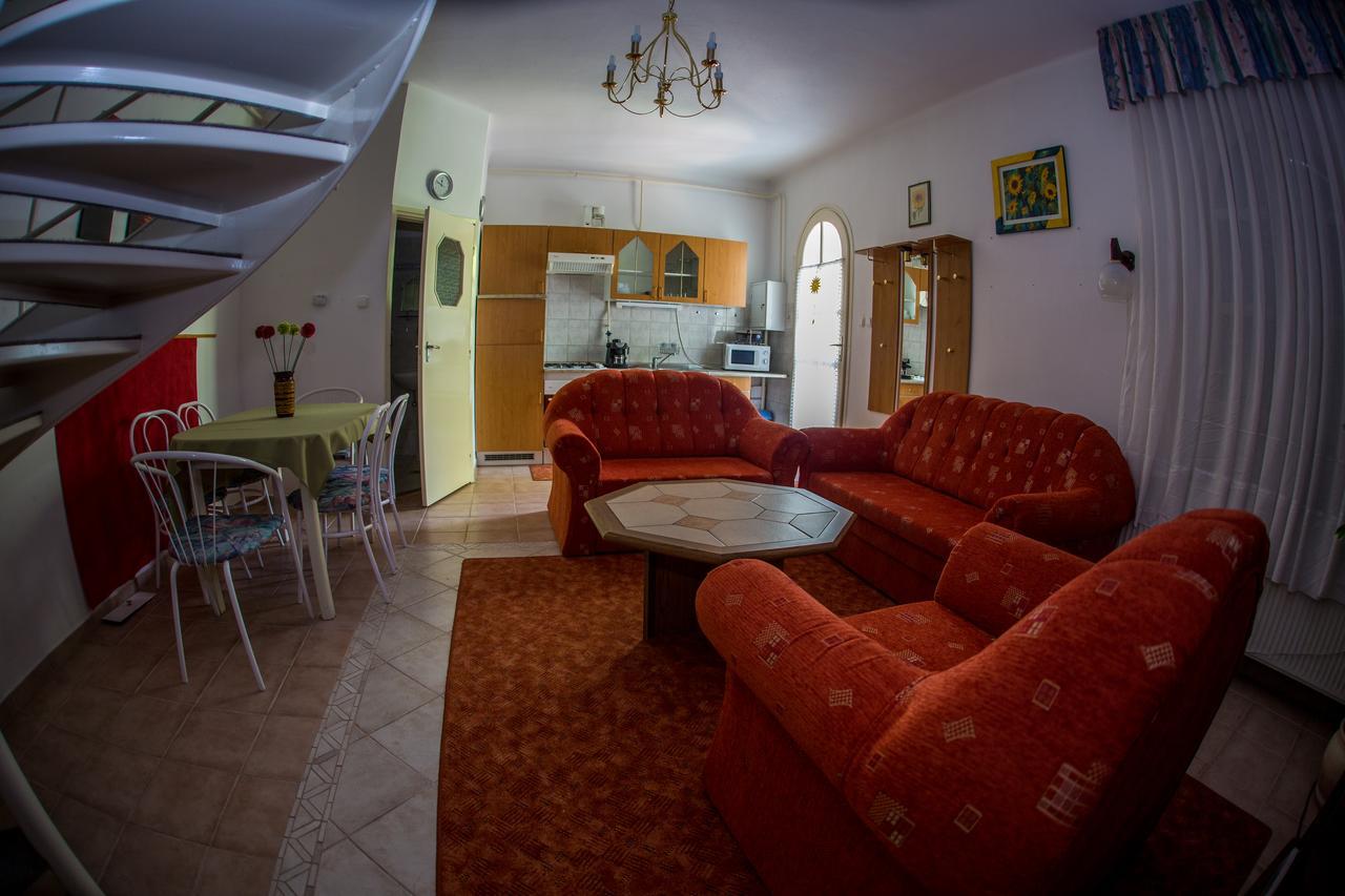 Apartment Aqua Line Apartmanhaz *